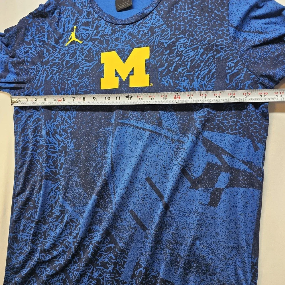 Jordan‎ Michigan Wolverines Long Sleeve Shirt Men's Large Blue NCAA Performance